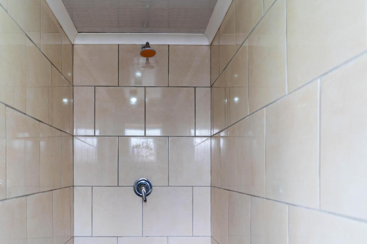 Albrine Lodge Белвил Екстериор снимка