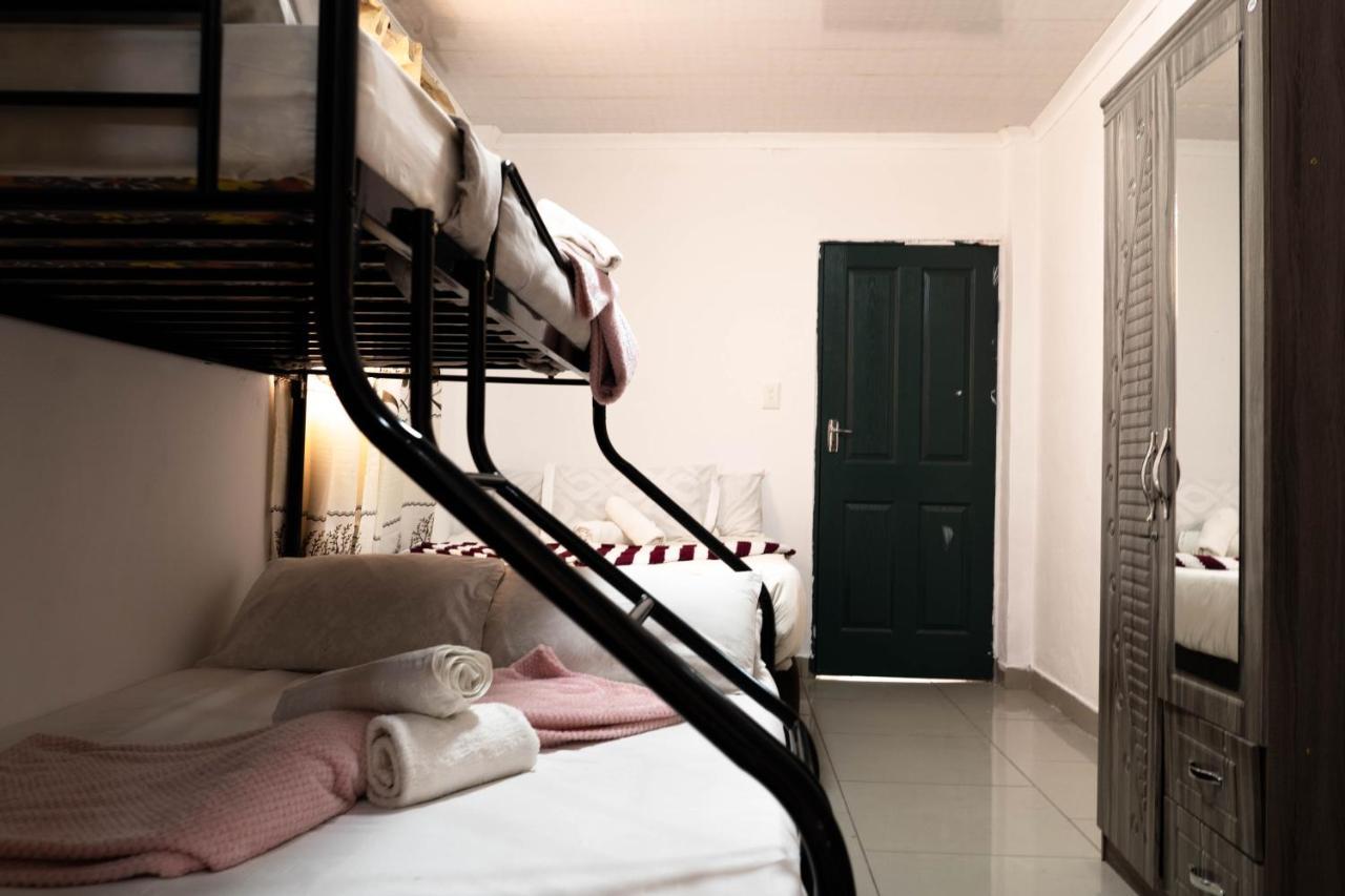 Albrine Lodge Белвил Екстериор снимка