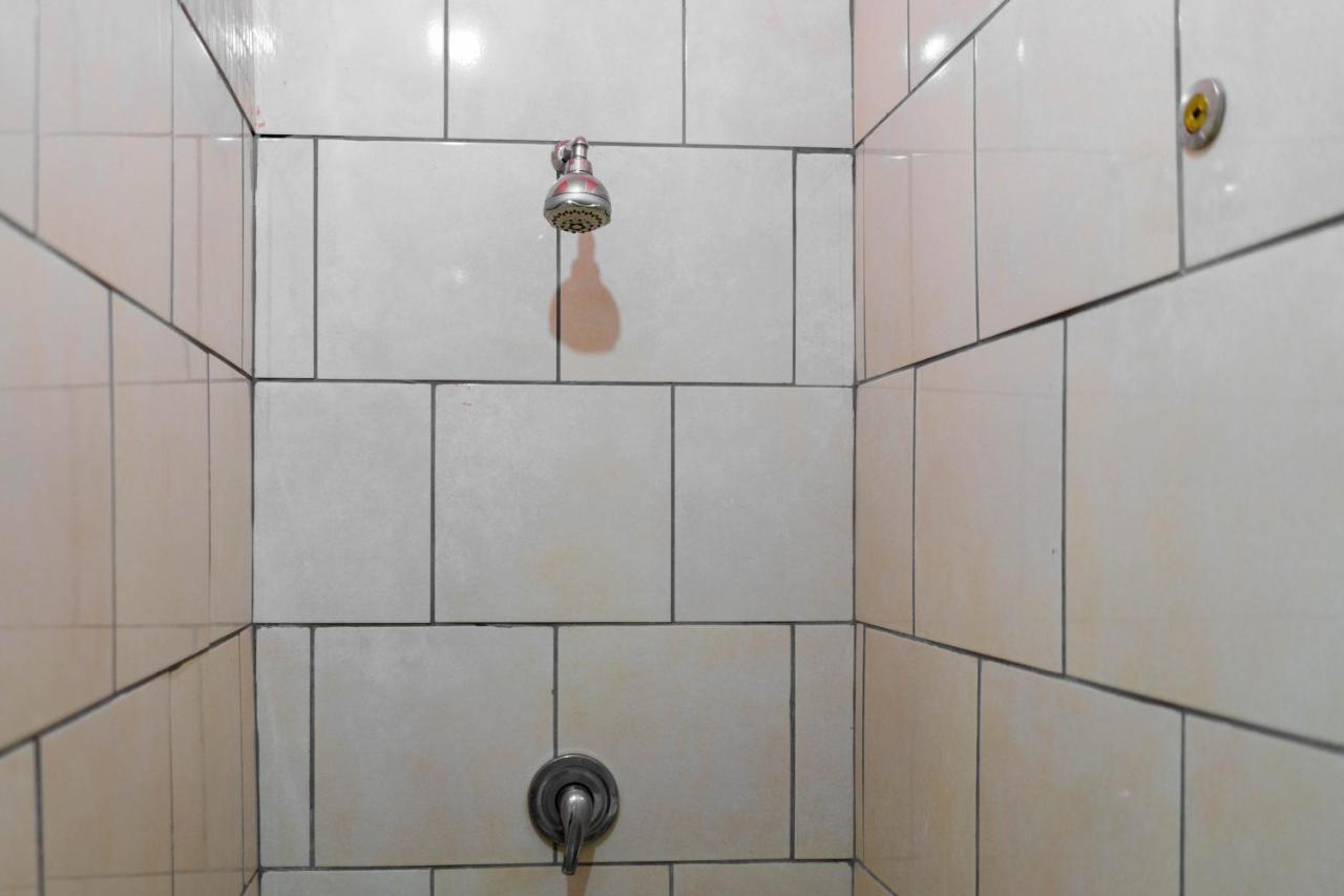 Albrine Lodge Белвил Екстериор снимка