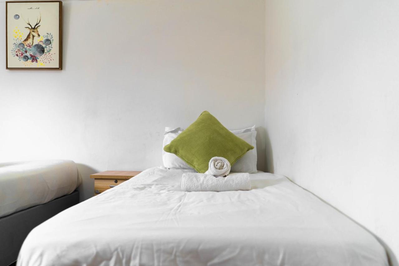 Albrine Lodge Белвил Екстериор снимка