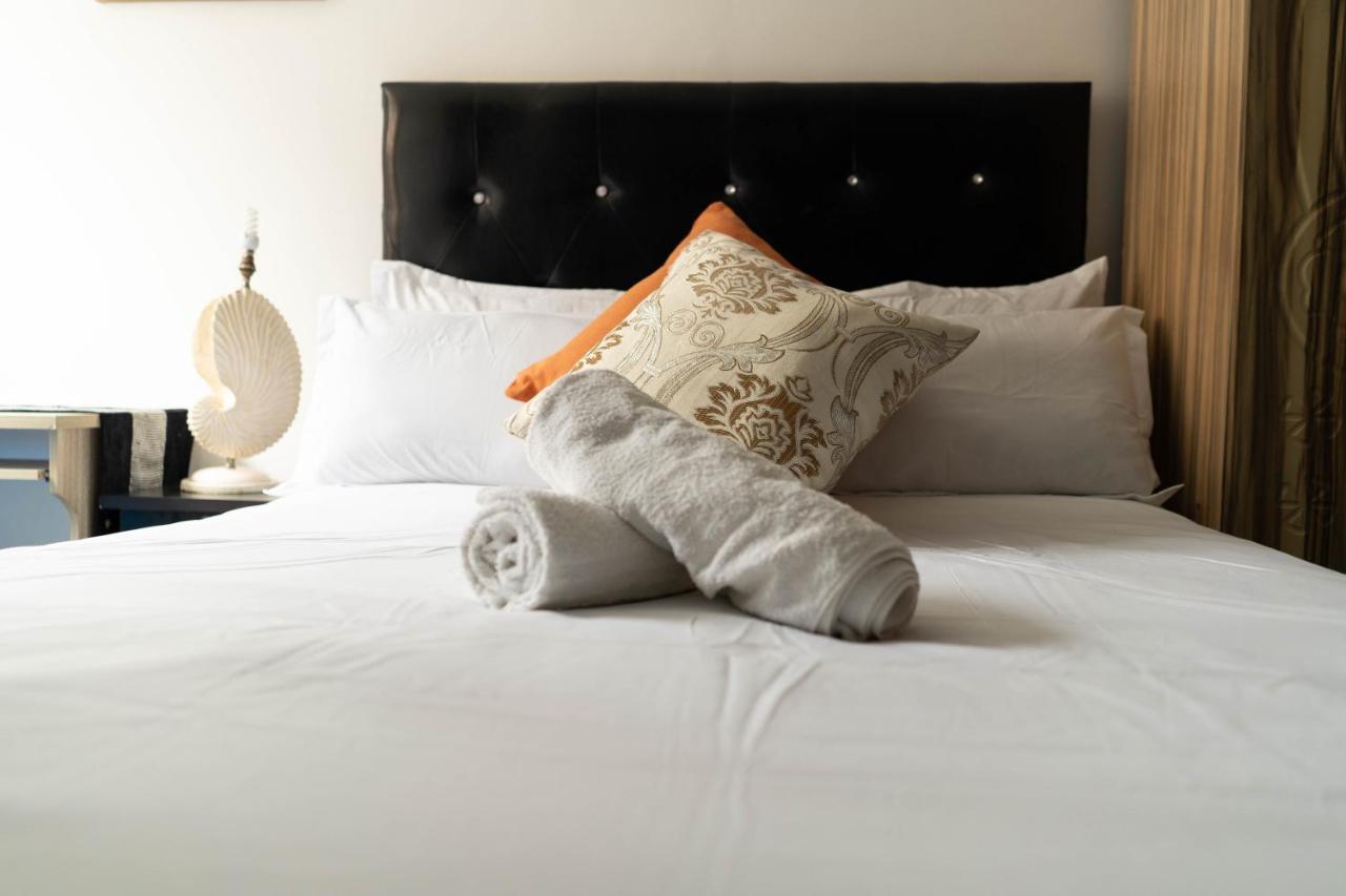 Albrine Lodge Белвил Екстериор снимка