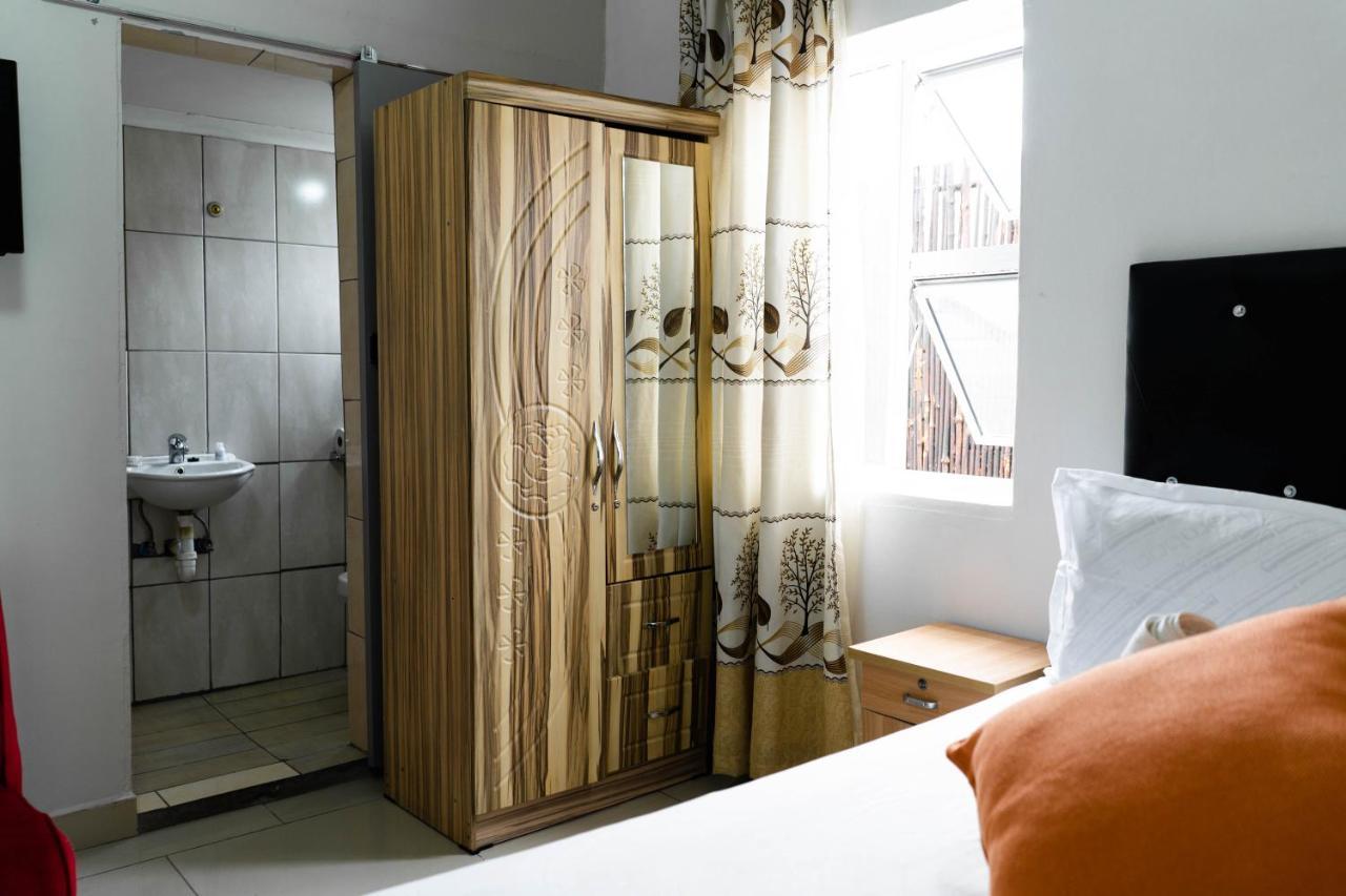 Albrine Lodge Белвил Екстериор снимка